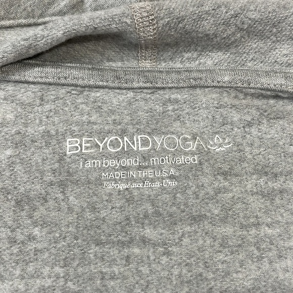Beyond Yoga 3 Button Convertible Cardigan Cloud Drape Modal Blend - Picture 2 of 11